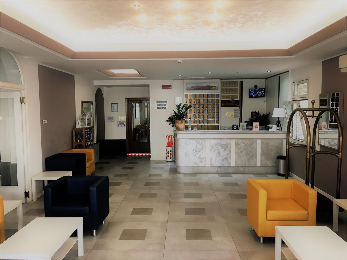 Hotel Al Mare Lido di Jesolo Exterior foto